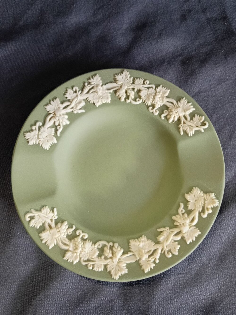 Vintage Wedgwood Jasperware Sage Green Grapevine Ashtray Etruria Barlaston
